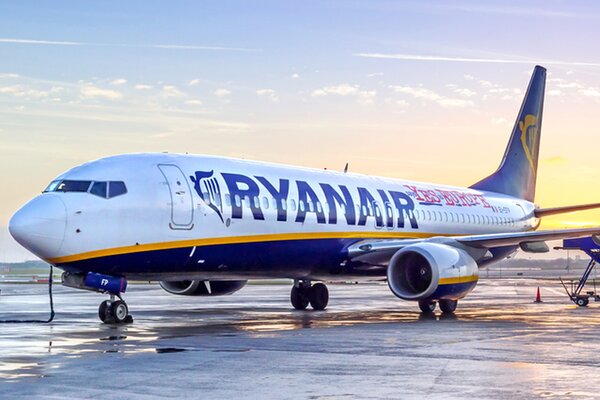 Ryanair and Booking Holdings sign ‘landmark’ partnership agreement