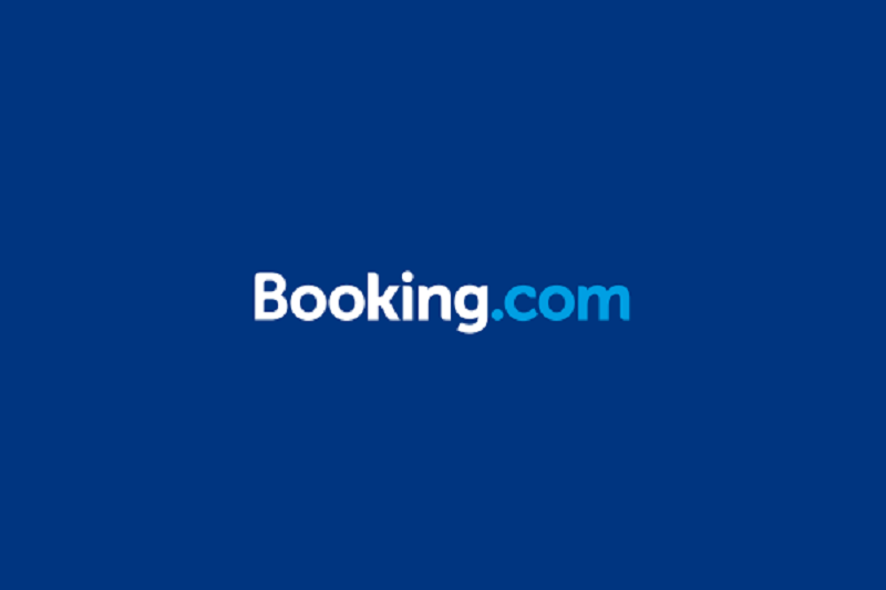 Booking.com data reveals 500 mile decrease in journeys by Brits this summer