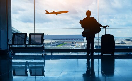 Eight in 10 business travellers engage in risky behaviour